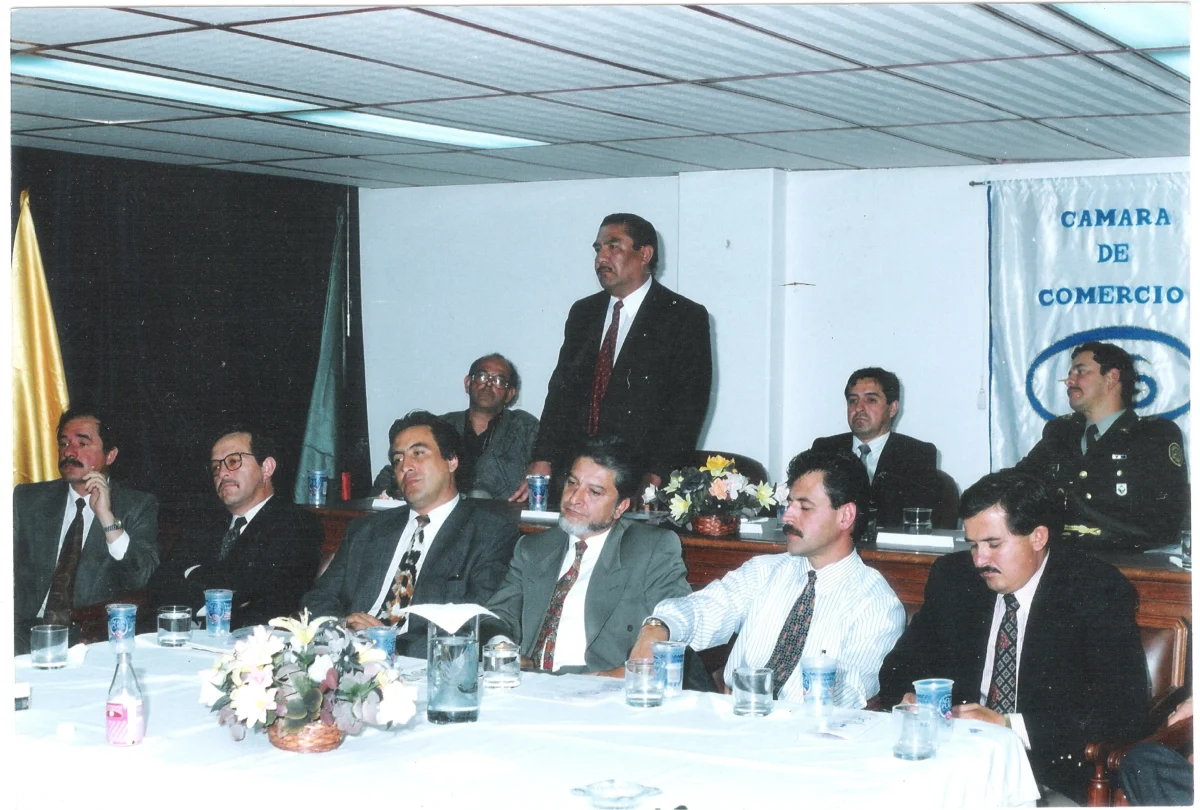 El Alcalde Héctor Julio Becerra Ruíz preside una reunión del Comité Operativo.