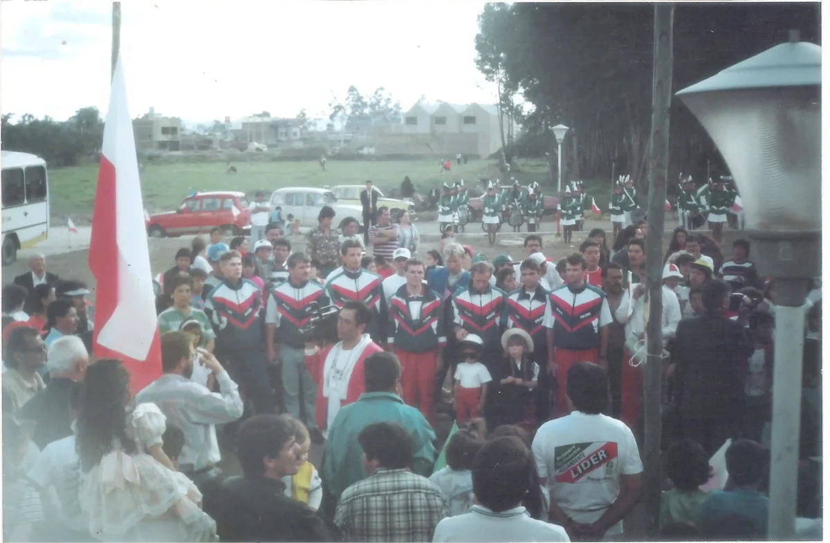 Delegación de Polonia es recibida en el barrio Simón Bolívar.