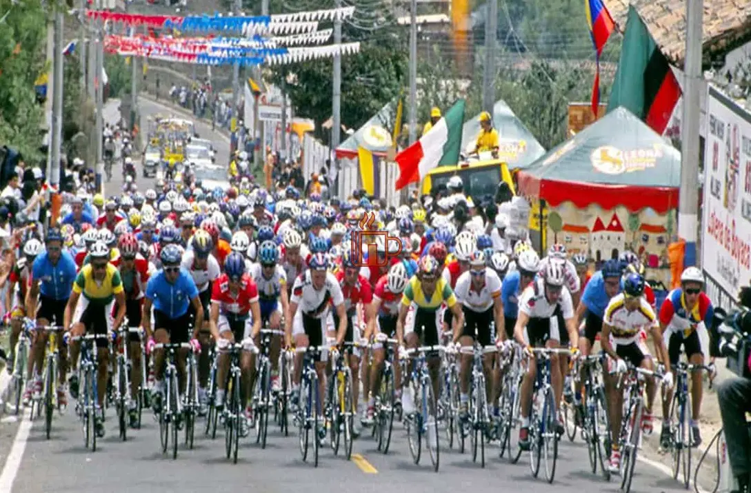 La difícil subida al alto de El Cogollo.